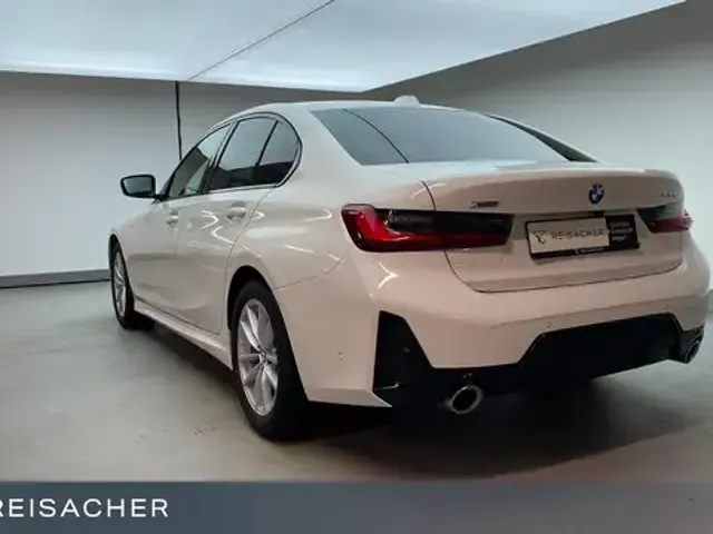BMW 330