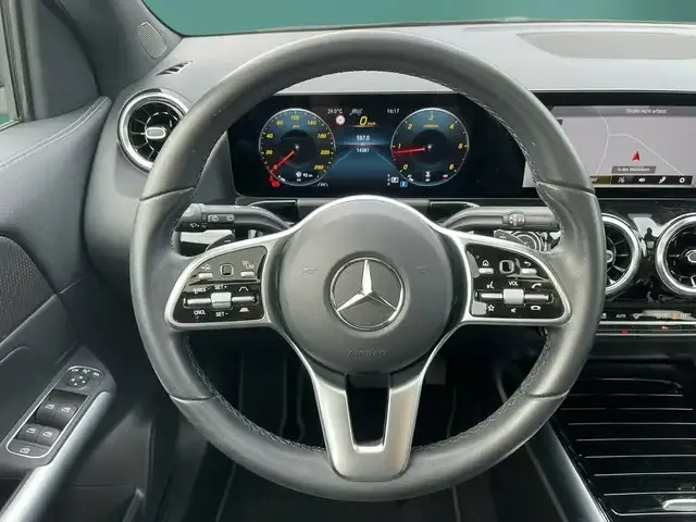 Mercedes-Benz GLA 220