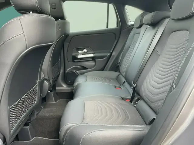 Mercedes-Benz GLA 220