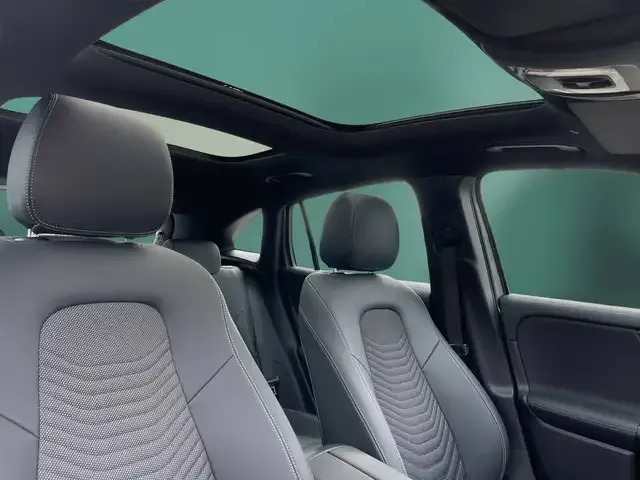 Mercedes-Benz GLA 220