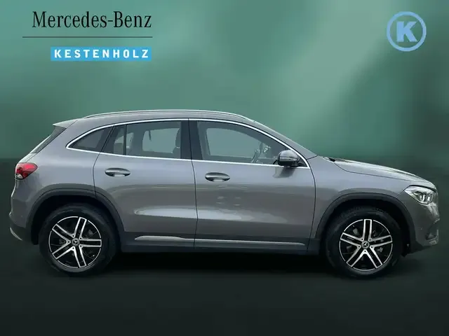 Mercedes-Benz GLA 220