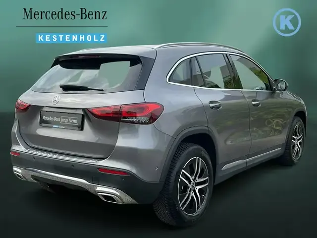 Mercedes-Benz GLA 220