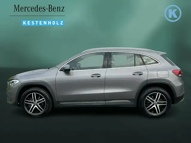 Mercedes-Benz GLA 220