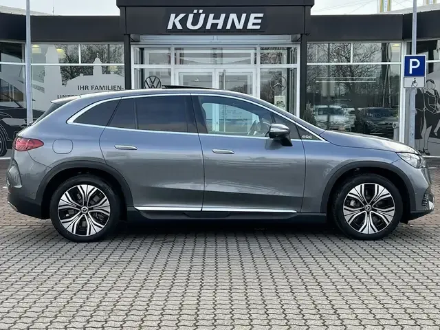 Mercedes-Benz EQE SUV