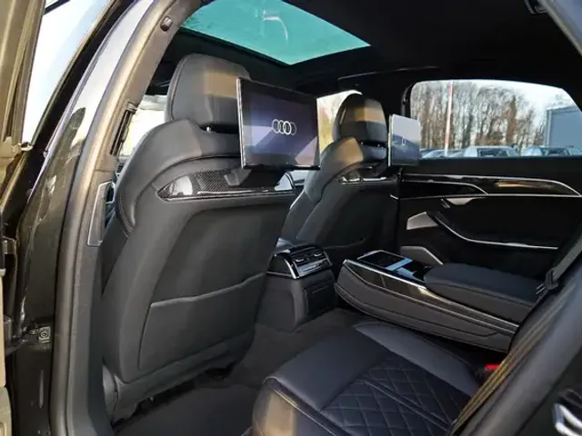Audi S8