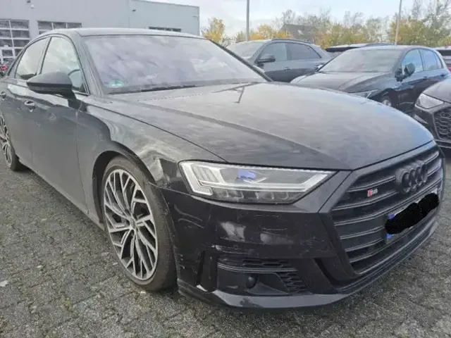 Audi S8