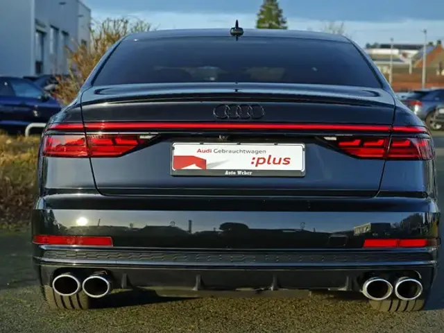Audi S8