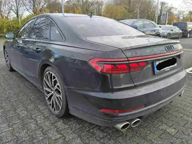 Audi S8