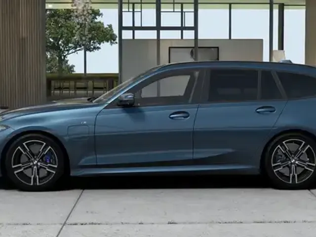 BMW 330