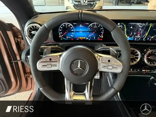 Mercedes-Benz CLA 35 AMG
