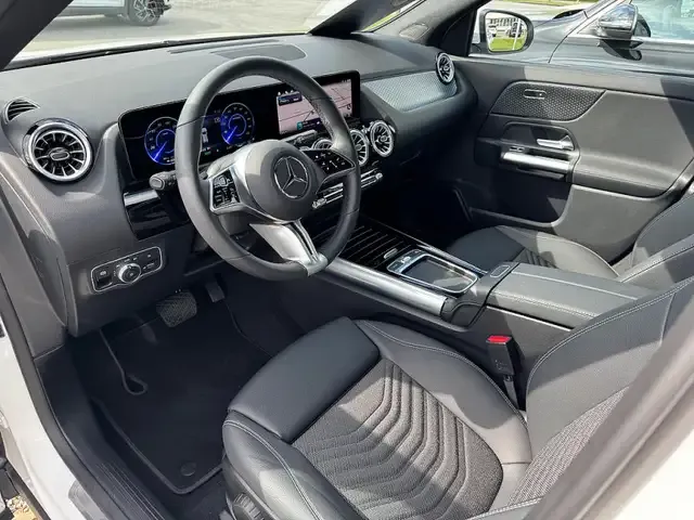 Mercedes-Benz EQA 300