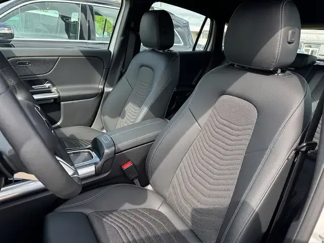 Mercedes-Benz EQA 300