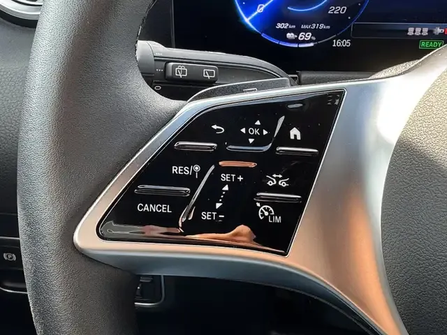 Mercedes-Benz EQA 300