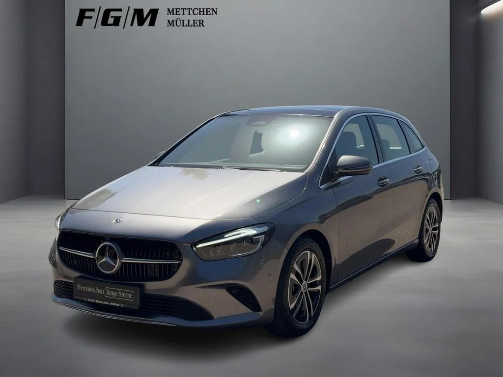 Mercedes-Benz B 180