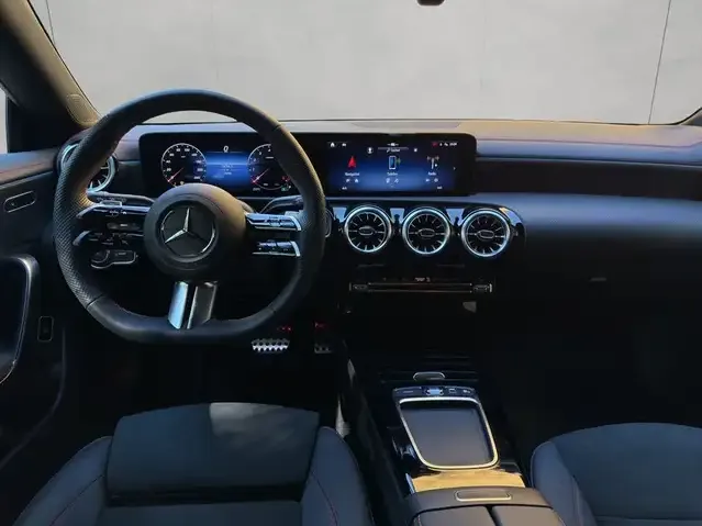 Mercedes-Benz CLA 180