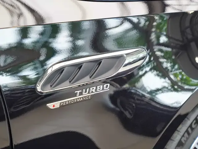 Mercedes-Benz C 63 AMG