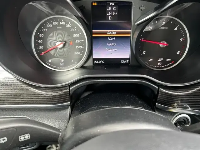Mercedes-Benz V 250