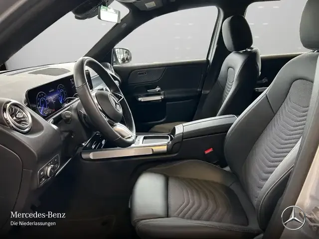 Mercedes-Benz EQB 300