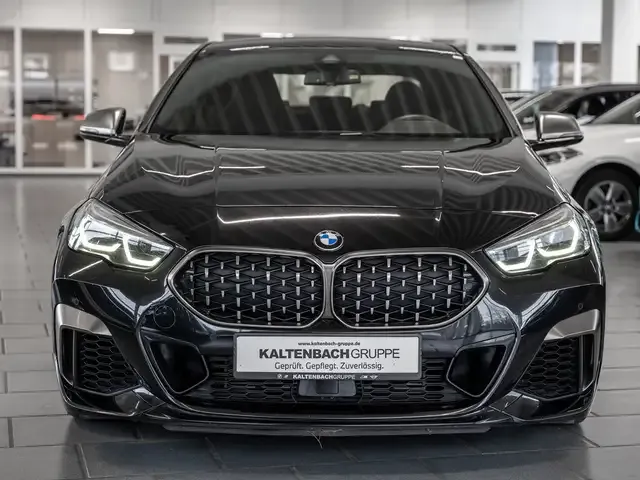 BMW 235
