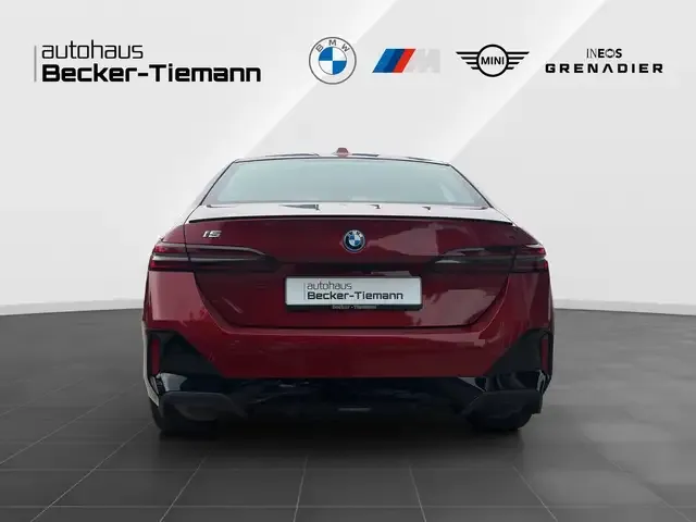 BMW i5