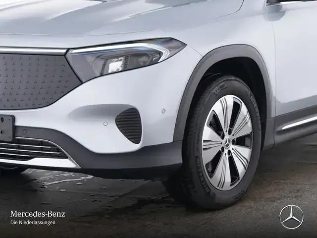 Mercedes-Benz EQB 300