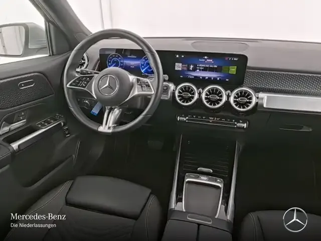 Mercedes-Benz EQB 300