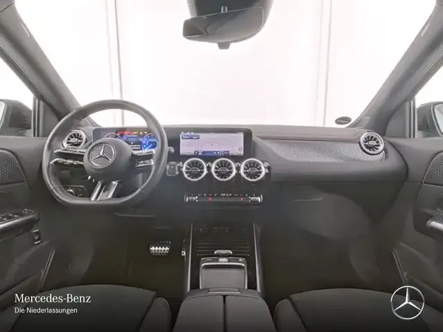 Mercedes-Benz EQA 300