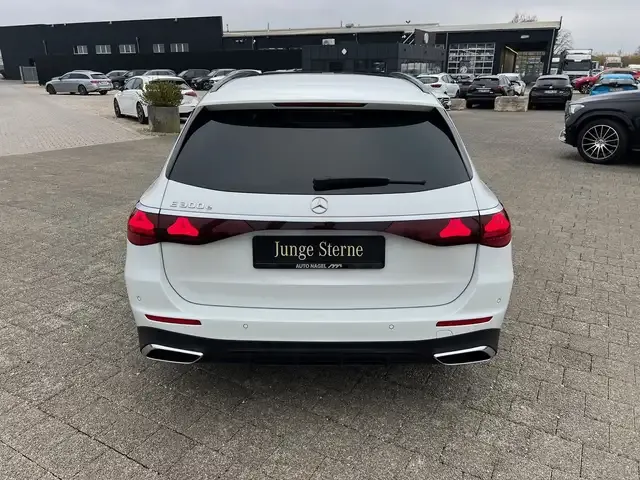 Mercedes-Benz E 300