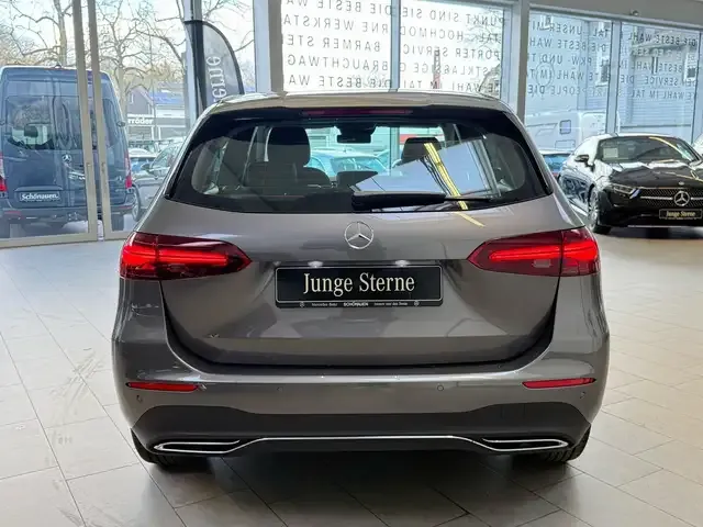Mercedes-Benz B 200