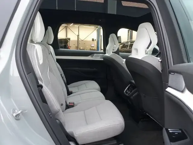 Volvo EX90