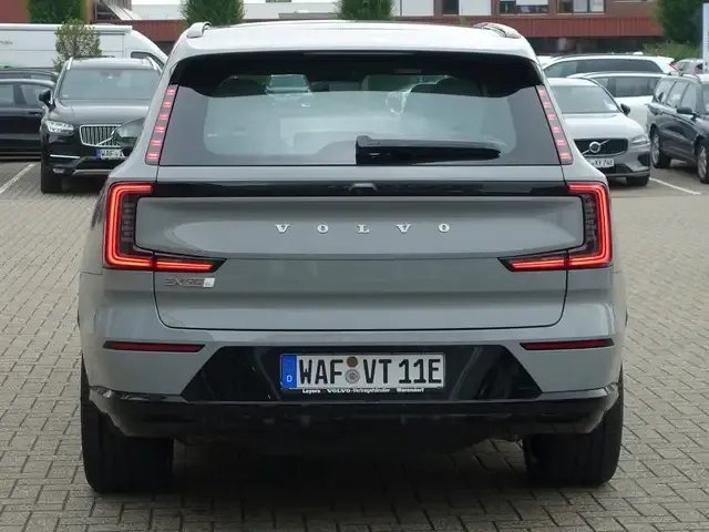 Volvo EX90