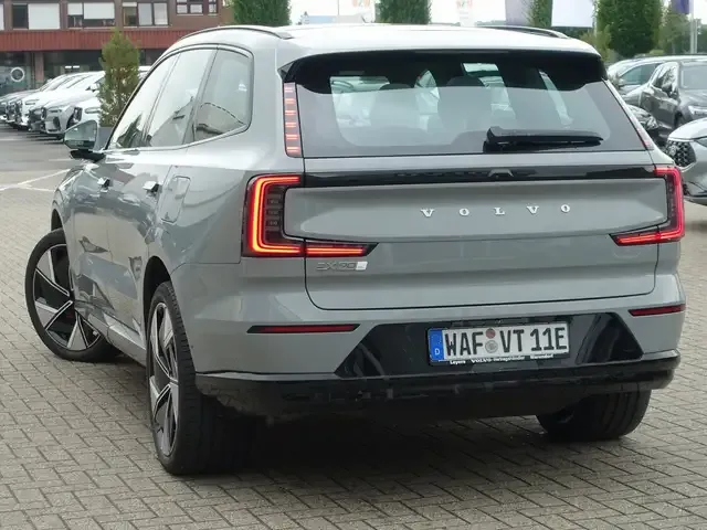 Volvo EX90