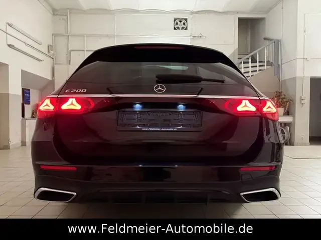 Mercedes-Benz E 200