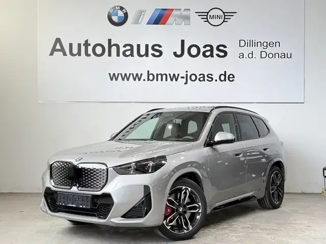 BMW iX1