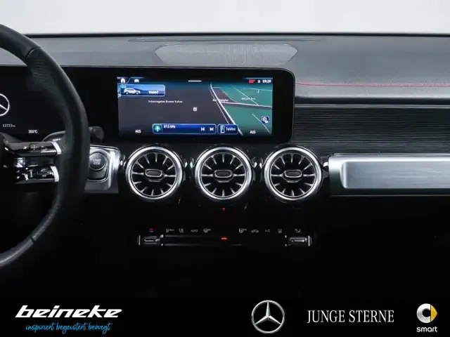 Mercedes-Benz EQB 300