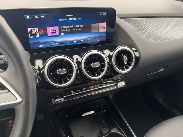 Mercedes-Benz GLA 180