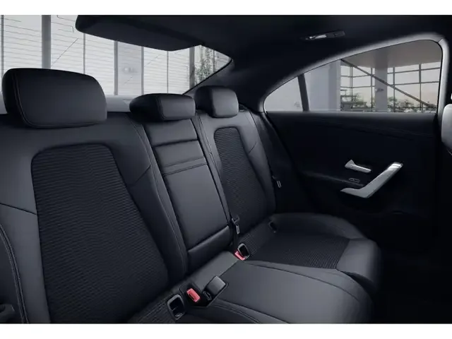 Mercedes-Benz CLA 220