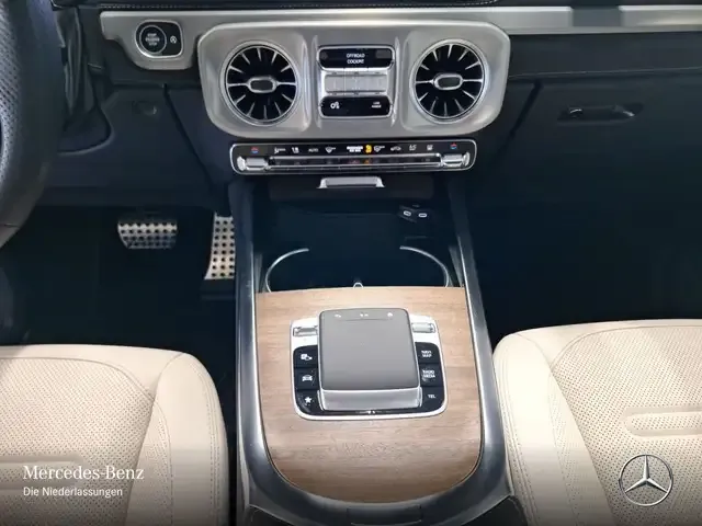 Mercedes-Benz G 500