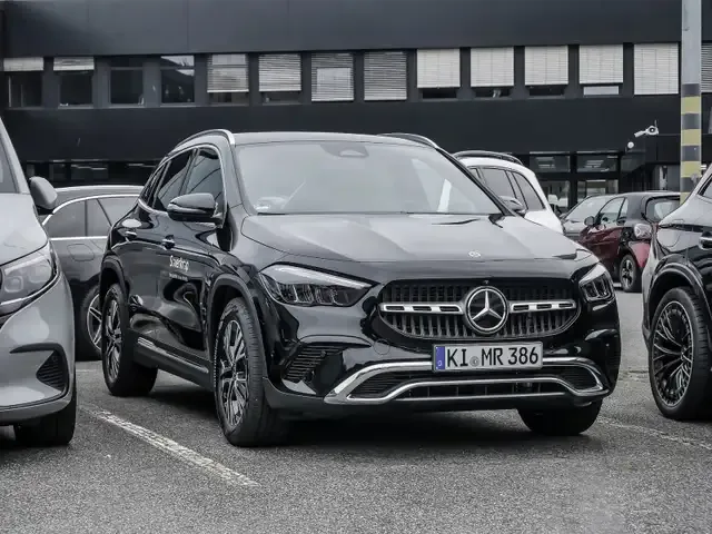 Mercedes-Benz GLA 200