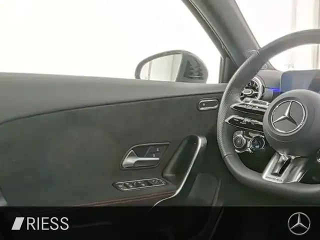 Mercedes-Benz A 35 AMG