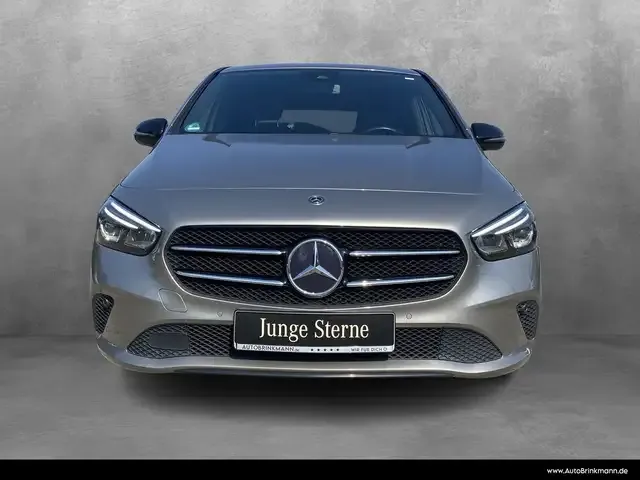 Mercedes-Benz B 220