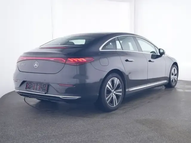 Mercedes-Benz EQE 300