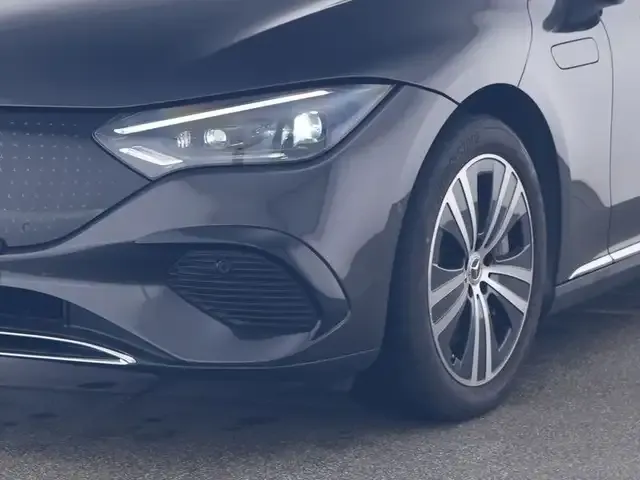 Mercedes-Benz EQE 300