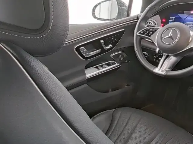 Mercedes-Benz EQE 300