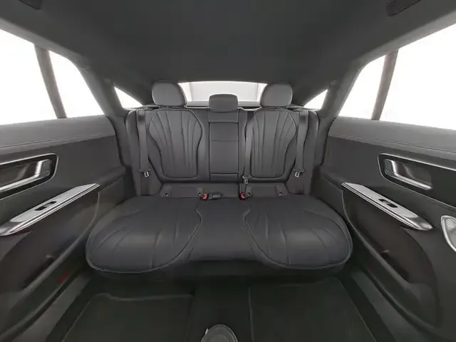 Mercedes-Benz EQE 300