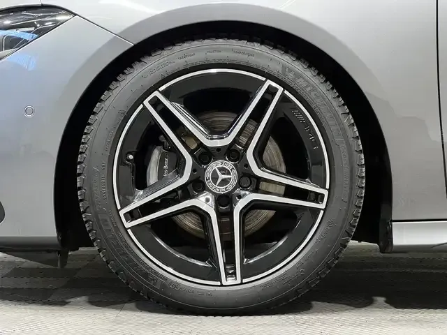 Mercedes-Benz CLA 180