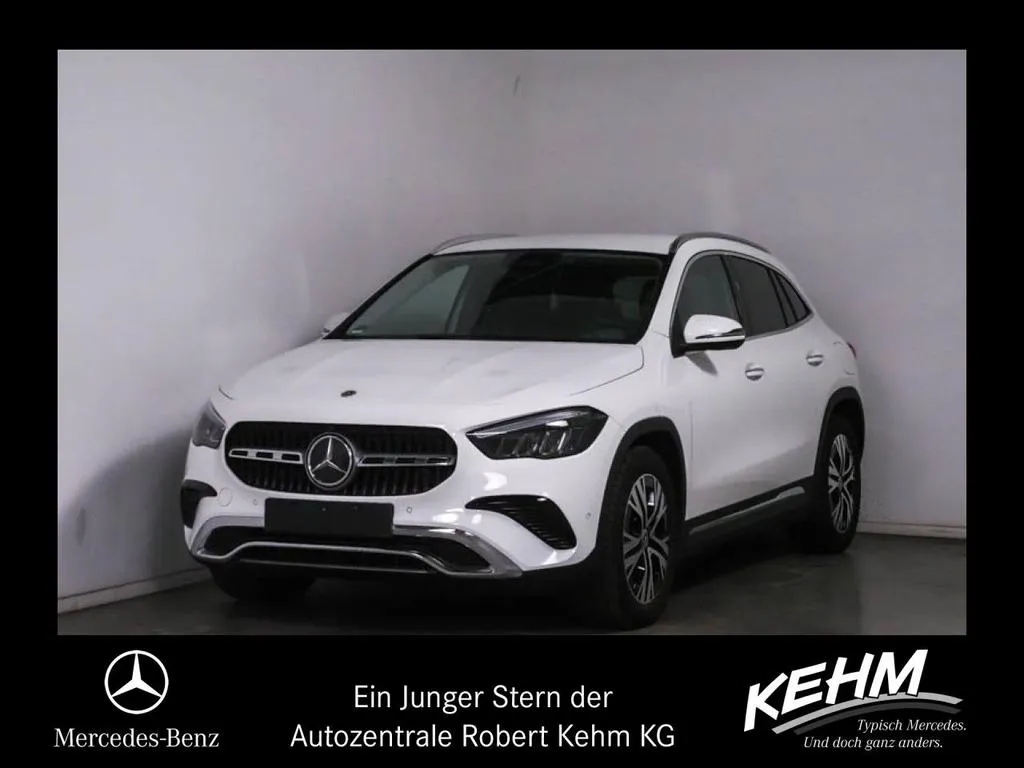 Mercedes-Benz GLA 220