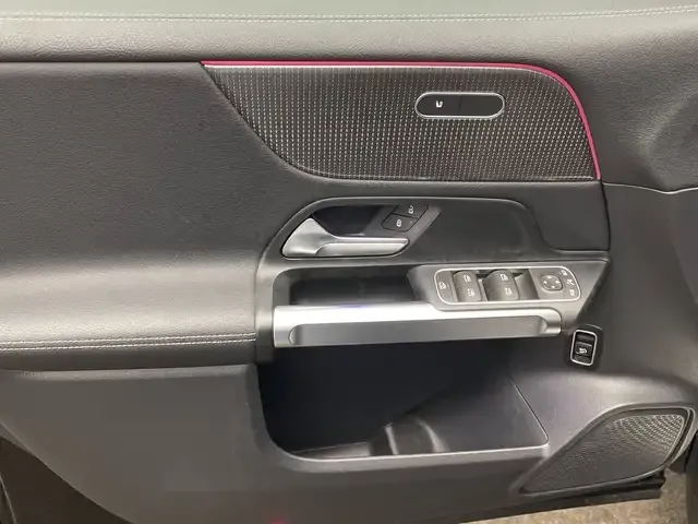 Mercedes-Benz EQB 250