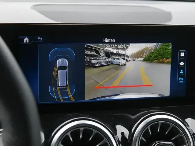 Mercedes-Benz GLB 220