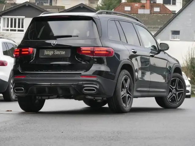 Mercedes-Benz GLB 220